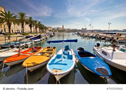 Split in Kroatien mit der bekannten und bei Urlaubern beliebten Altstadt östlich des Adriatischen Meeres
